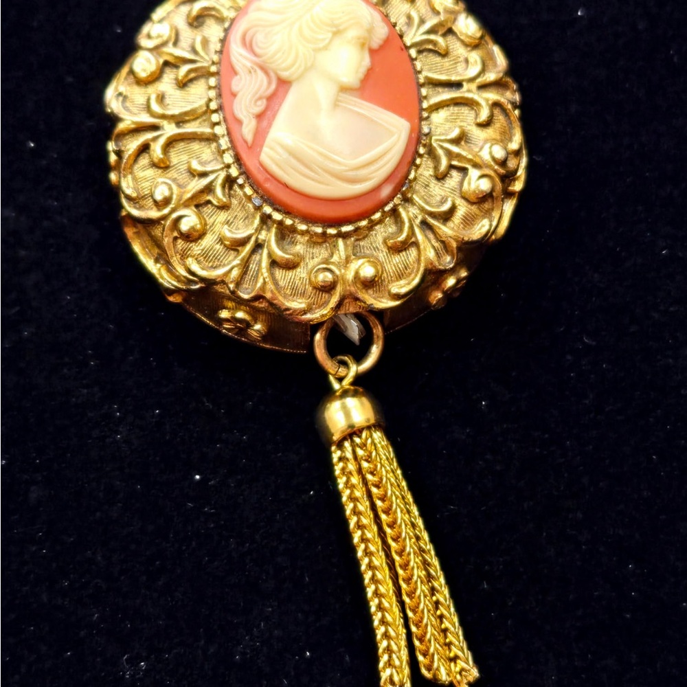 Vintage FLORENZA Gold Cameo Retractable Tape Measure -Ornate Victorian Design